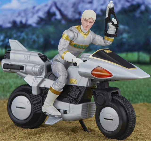 Silver Ranger and Silver Cycle Deluxe 6-inch Scale Lightning Collection | Power Rangers In Space | Hasbro
