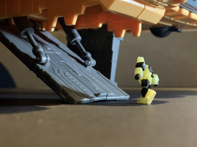 NB-003 Little Yellow NanoBotz | HTB Toys