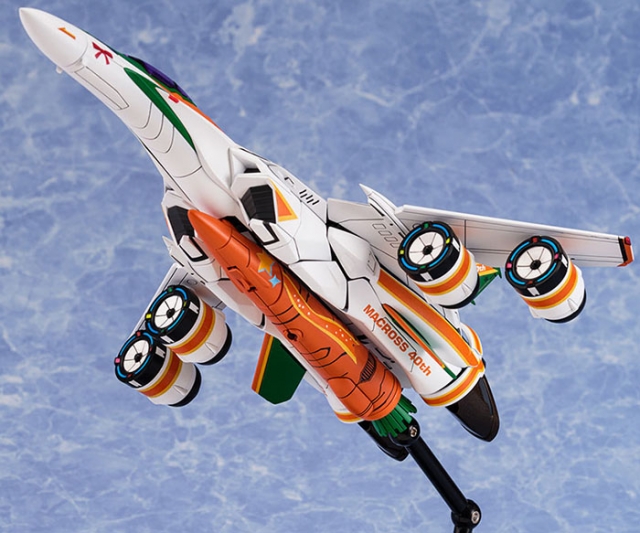 VF-25F Messiah Ranka Lee Model Kit Macross V.F.G. | Macross Frontier | Aoshima 40th Anniversary