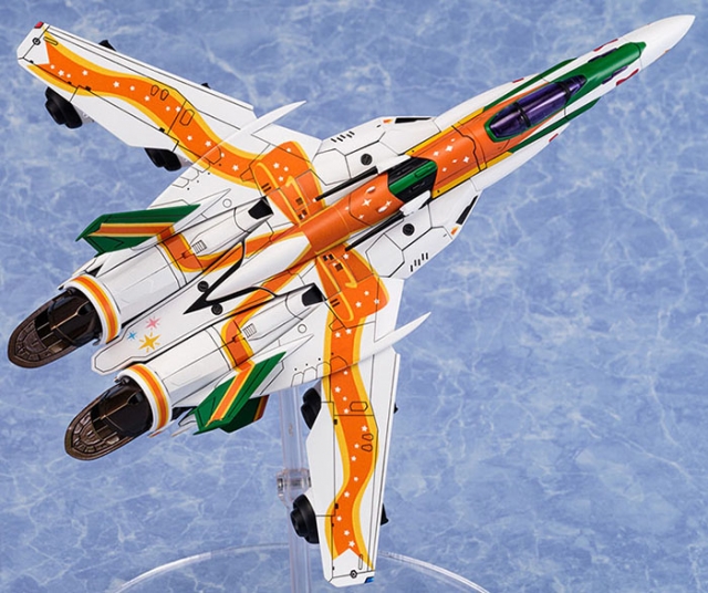 VF-25F Messiah Ranka Lee Model Kit Macross V.F.G. | Macross Frontier | Aoshima 40th Anniversary
