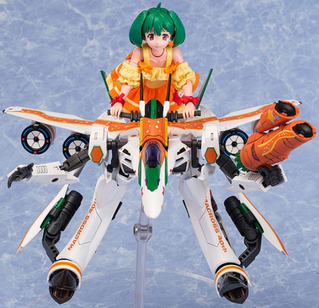VF-25F Messiah Ranka Lee Model Kit Macross V.F.G. | Macross Frontier | Aoshima 40th Anniversary
