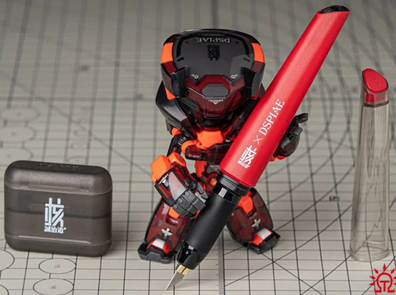 Heats Boy with Giant Airbrush Black Version | Earnestcore Craft