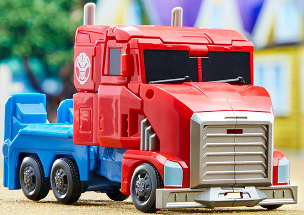Spin Changer Optimus Prime and Robby Malto | Transformers: EarthSpark