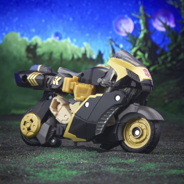 Prowl Deluxe Class | Transformers: Legacy Evolution