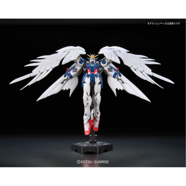17 Wing Gundam Zero Real Grade 1/144 Scale Model Kit | Gundam Wing: Endless Waltz | Bandai Spirits