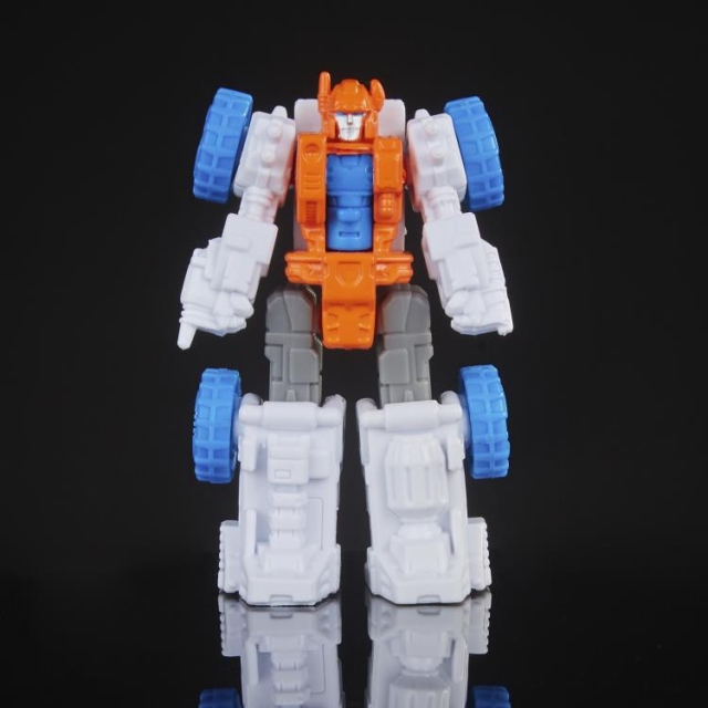 Guardian Robot and Lunar-Tread Legacy Titan Class | Transformers Generations Legacy