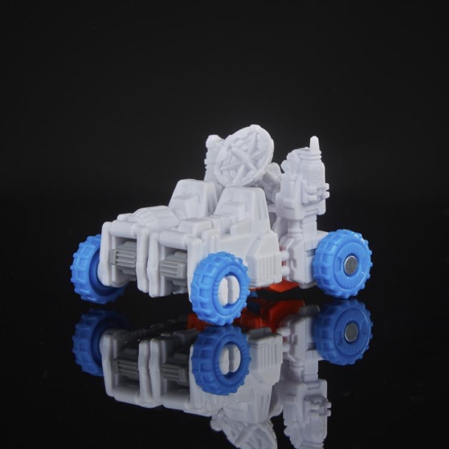 Guardian Robot and Lunar-Tread Legacy Titan Class | Transformers Generations Legacy