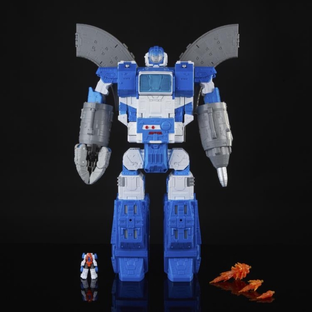 Guardian Robot and Lunar-Tread Legacy Titan Class | Transformers Generations Legacy