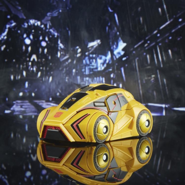 01 Bumblebee Gamer Edition Deluxe Class | Transformers Studio Series | Transformers: War for Cybertron