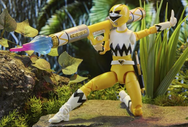 Yellow Ranger 6-inch Scale Lightning Collection | Power Rangers Lost Galaxy | Hasbro 