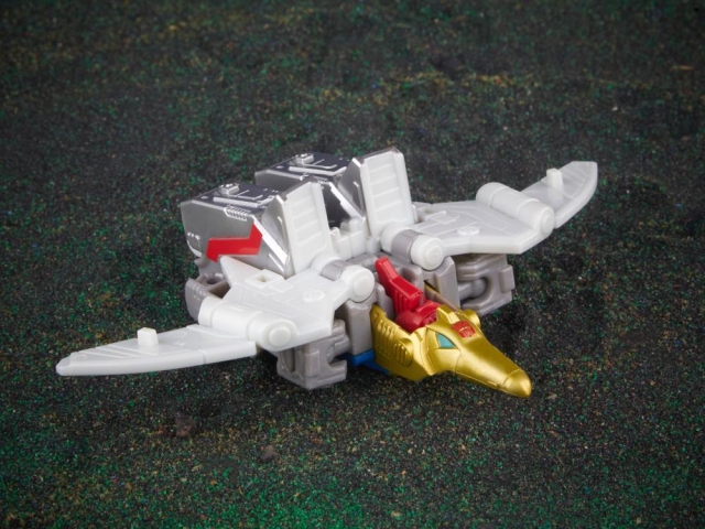 Dinobot Swoop Legacy Core Class | Transformers: Legacy Evolution