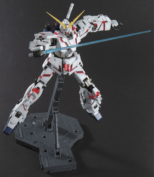 Unicorn Gundam Master Grade Model Kit 1/100 Scale | Mobile Suit Gundam Unicorn | Bandai Spirits