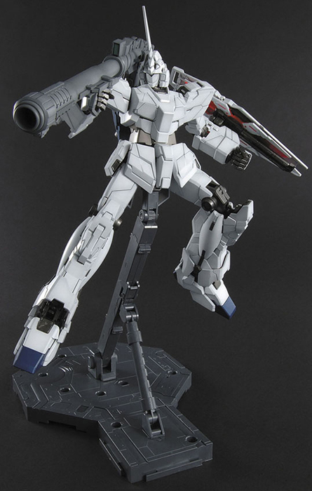 Unicorn Gundam Master Grade Model Kit 1/100 Scale | Mobile Suit Gundam Unicorn | Bandai Spirits