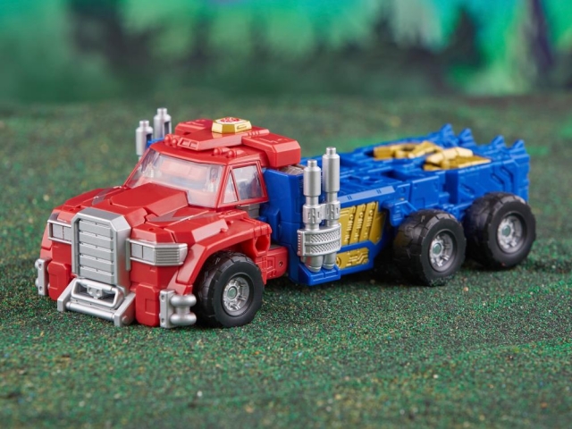 Commander Armada Universe Optimus Prime Legacy Leader Class | Transformers Generations Legacy