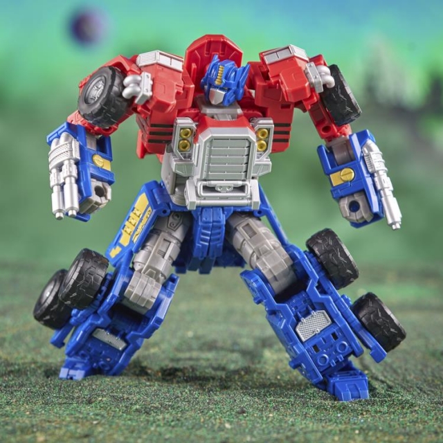 Commander Armada Universe Optimus Prime Legacy Leader Class | Transformers Generations Legacy