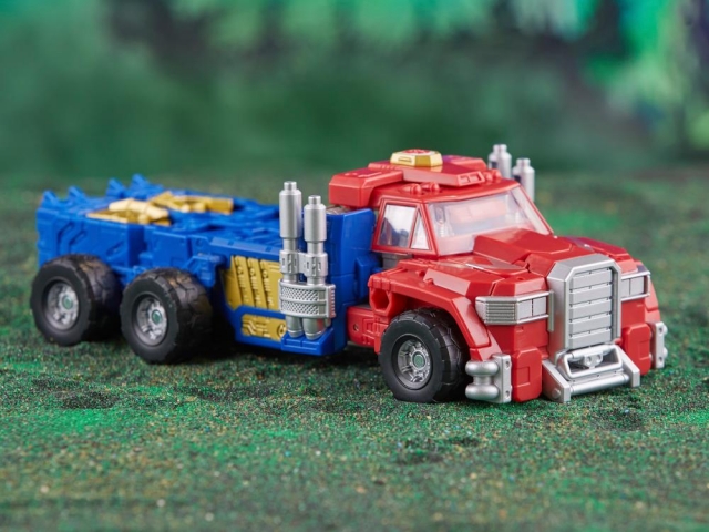 Commander Armada Universe Optimus Prime Legacy Leader Class | Transformers Generations Legacy