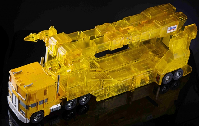 MX-22C Commander Stack Clear Limited Version | X-Transbots