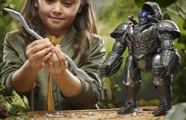 Command and Convert Animatronic Optimus Primal | Transformers: Rise Of The Beasts
