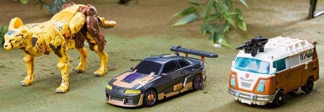 Jungle Mission 3-Pack Deluxe Class | Transformers Generations Buzzworthy Bumblebee