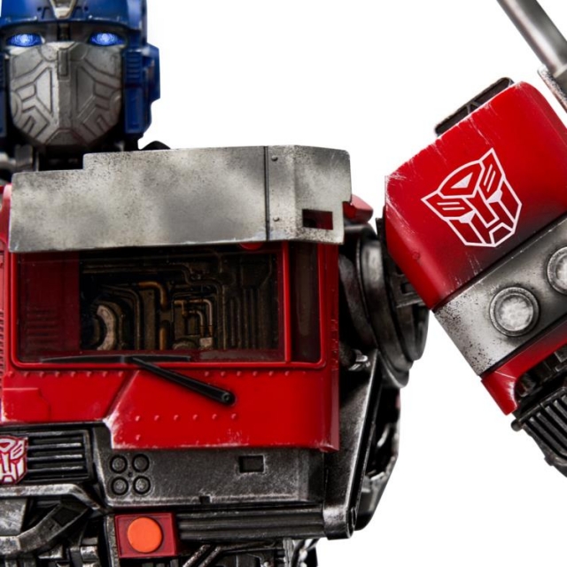 Optimus Prime Signature Series | Robosen Transformers Robot
