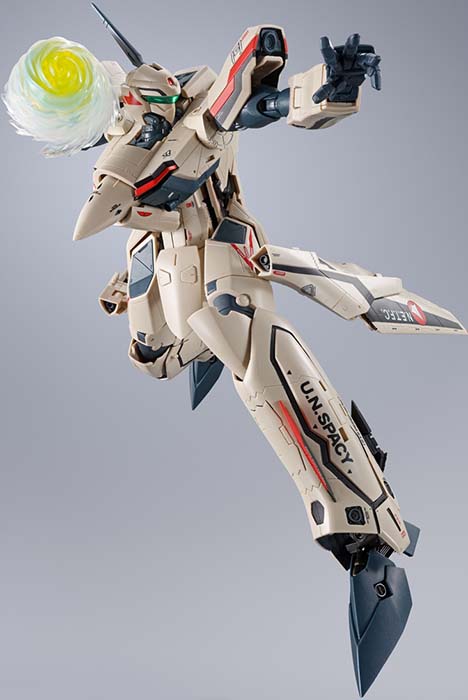 YF-19 Excalibur (Isamu Alva Dyson Use) DX Chogokin | Macross Plus | Bandai Spirits