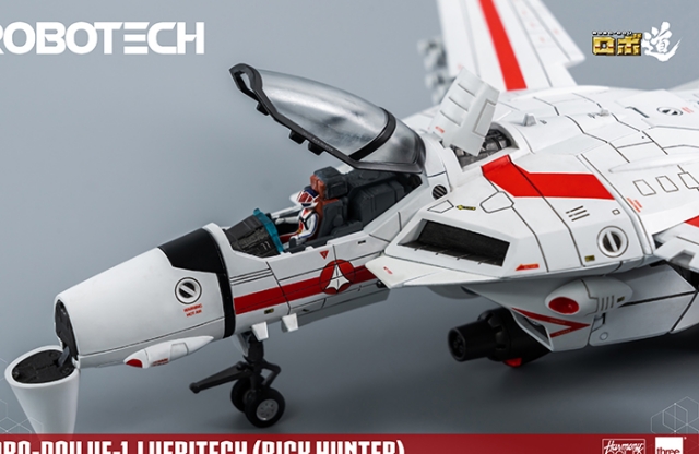 VF-1J Veritech Rick Hunter ROBO-DOU | Robotech | threezero
