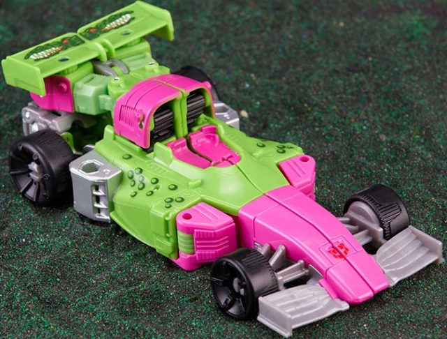 G2 Universe Autobot Mirage Deluxe Class | Transformers: Legacy Evolution