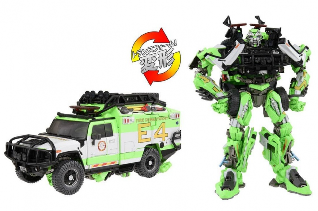MPM-11D Ratchet | Transformers: Dark of the Moon | Transformers Masterpiece Movie Series