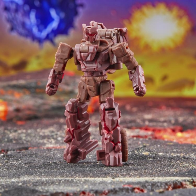 Infernac Universe Bouldercrash Core Class | Transformers: Legacy United
