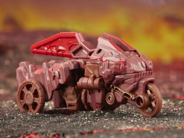 Infernac Universe Bouldercrash Core Class | Transformers: Legacy United