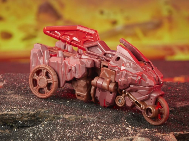 Infernac Universe Bouldercrash Core Class | Transformers: Legacy United