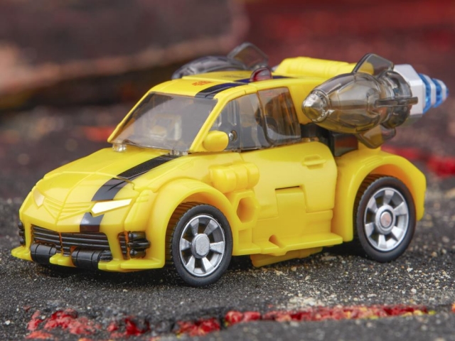Animated Universe Bumblebee Deluxe Class | Transformers: Legacy United