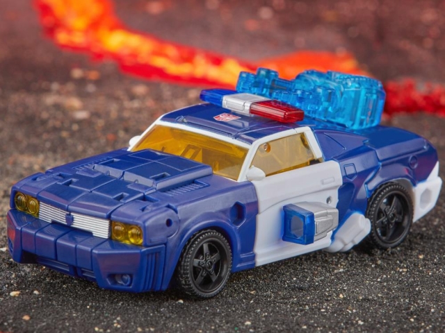 Rescue Bots Universe Autobot Chase Deluxe Class | Transformers: Legacy United