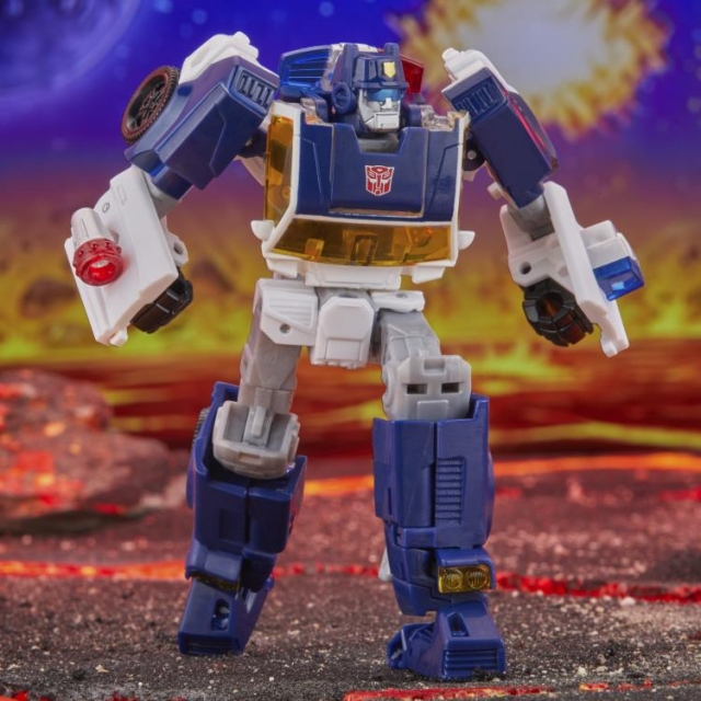 Rescue Bots Universe Autobot Chase Deluxe Class | Transformers: Legacy United