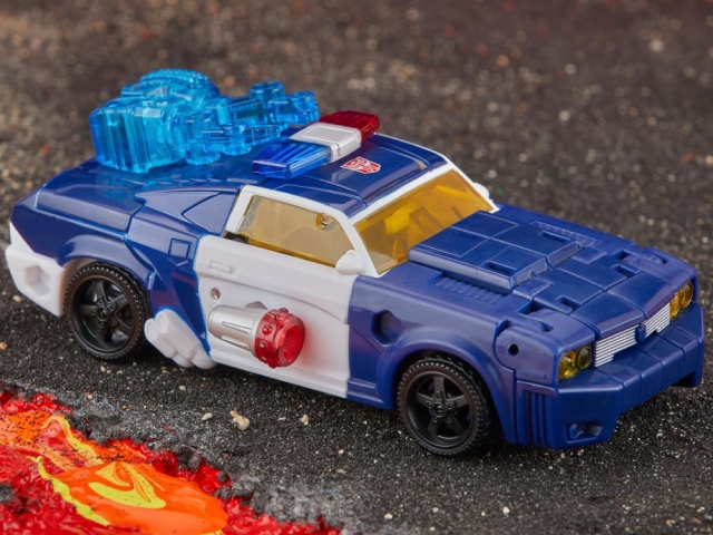 Rescue Bots Universe Autobot Chase Deluxe Class | Transformers: Legacy United