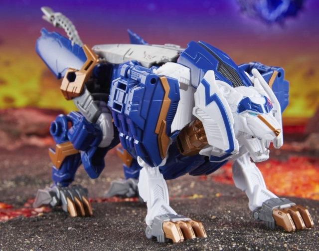 Prime Universe Thundertron Voyager Class | Transformers: Legacy United