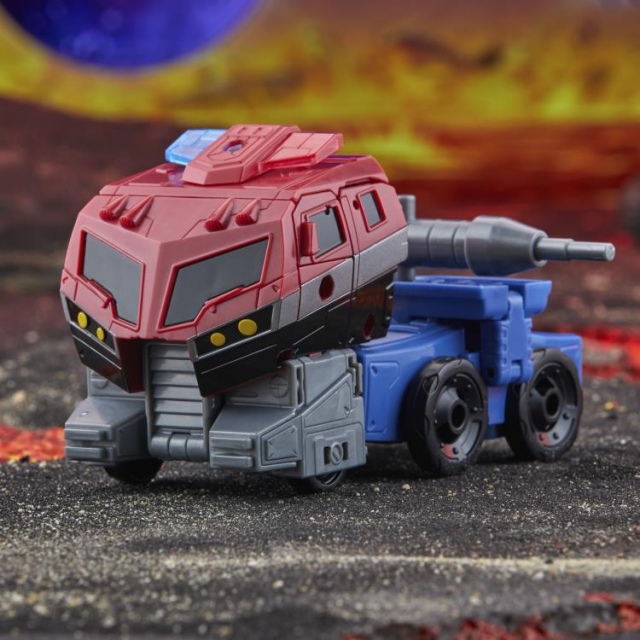 Animated Universe Optimus Prime Voyager Class | Transformers: Legacy United