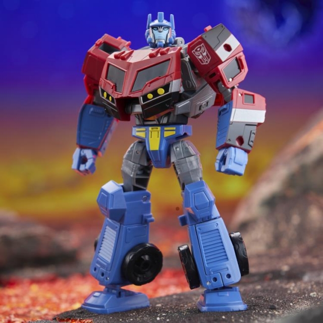 Animated Universe Optimus Prime Voyager Class | Transformers: Legacy United