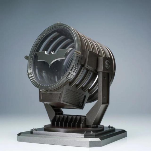 Batman and Bat-Signal Deluxe Model Kit 1/12 Scale | Batman: The Dark Knight | Modoking