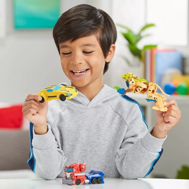 Heroes of Cybertron 3-Pack Deluxe Class | Transformers Generations Buzzworthy Bumblebee