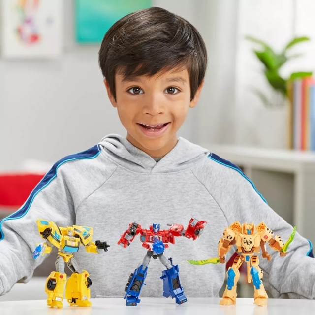 Heroes of Cybertron 3-Pack Deluxe Class | Transformers Generations Buzzworthy Bumblebee