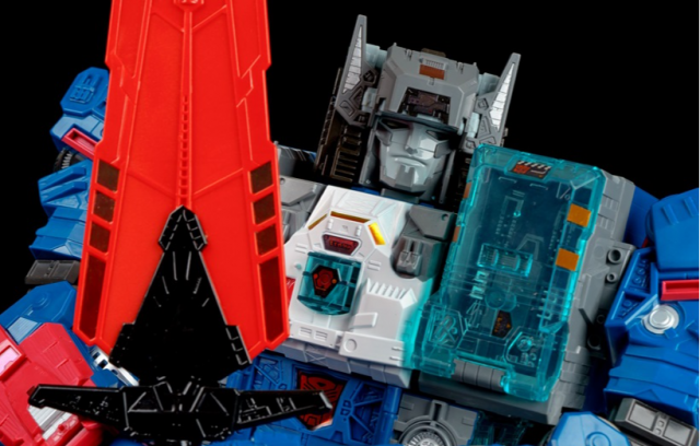 Fortress Maximus Titan Class SDCC Exclusive  | Transformers Generations Titans Return