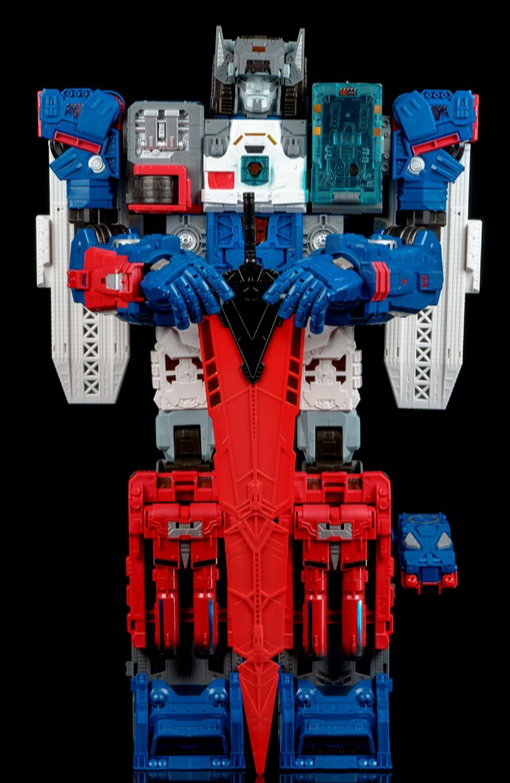 Fortress Maximus Titan Class SDCC Exclusive  | Transformers Generations Titans Return