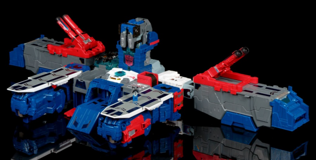 Fortress Maximus Titan Class SDCC Exclusive  | Transformers Generations Titans Return