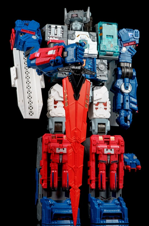 Fortress Maximus Titan Class SDCC Exclusive  | Transformers Generations Titans Return