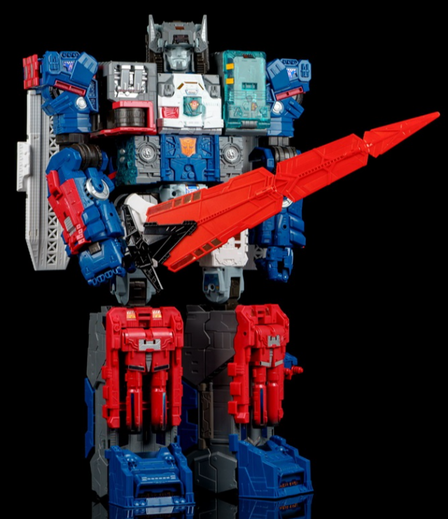 Fortress Maximus Titan Class SDCC Exclusive  | Transformers Generations Titans Return