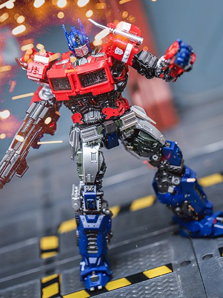 09 Optimus Prime Smart Kit Model Kit | Transformers: Bumblebee | Trumpeter