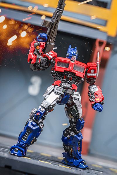 09 Optimus Prime Smart Kit Model Kit | Transformers: Bumblebee | Trumpeter