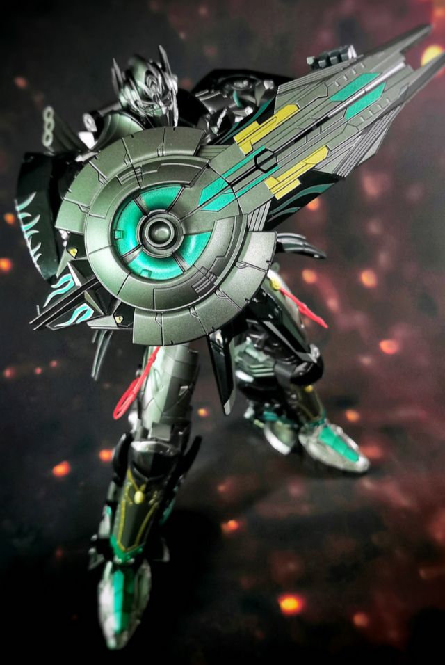R-02B Challenger Black Version | Unique Toys