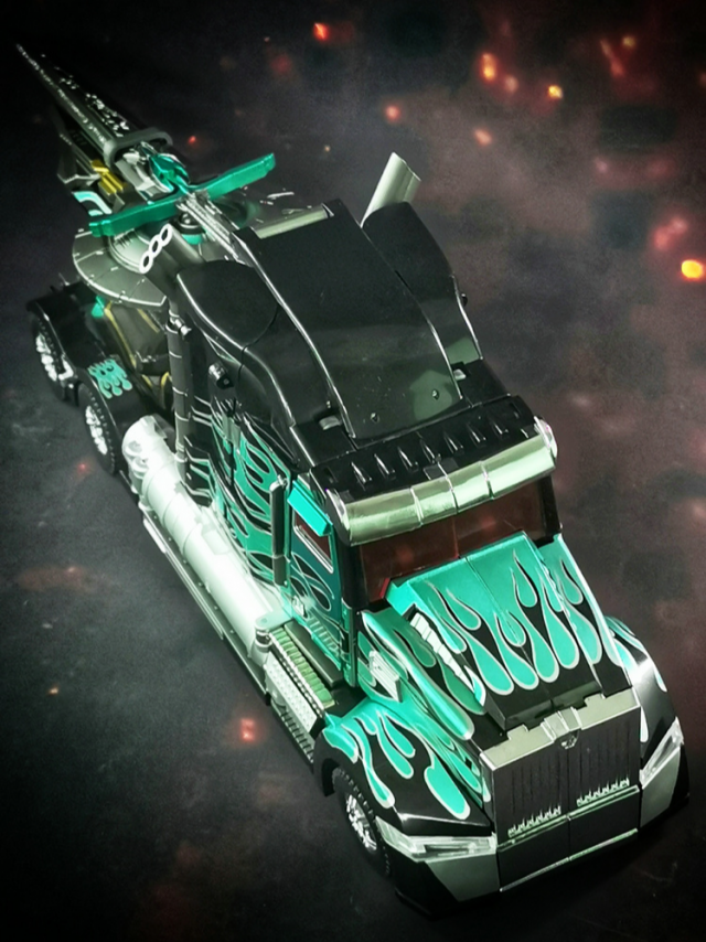 R-02B Challenger Black Version | Unique Toys